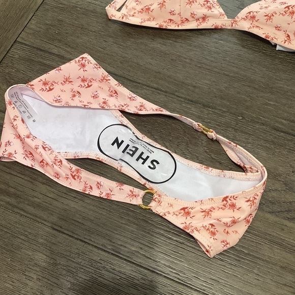 NWOT Shein Pink floral bikini | Size Top & Bottom are both medium - Picture 3 of 13
